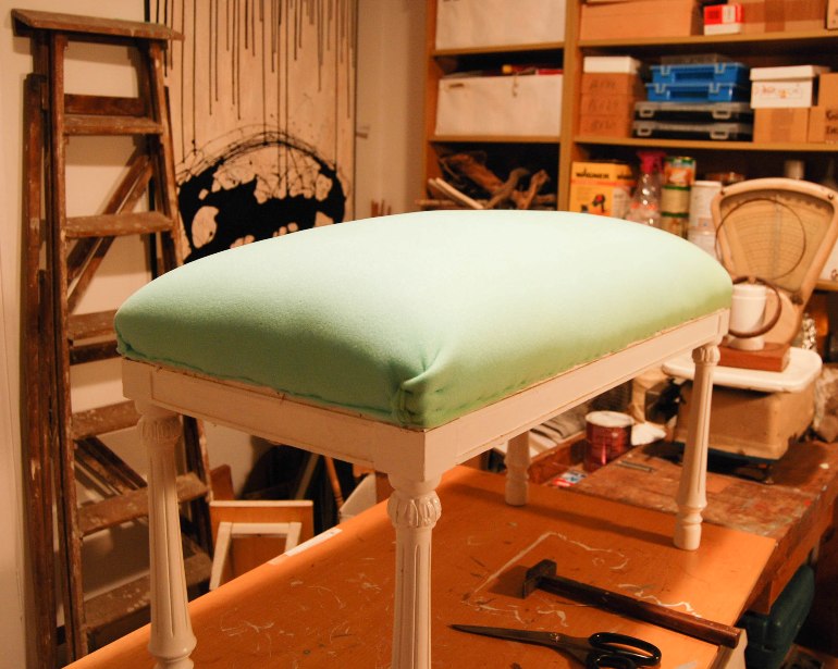 Transformar y retapizar una banqueta de forma tradicional