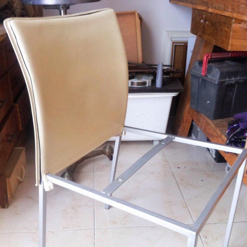 Cómo tapizar unas sillas modernas