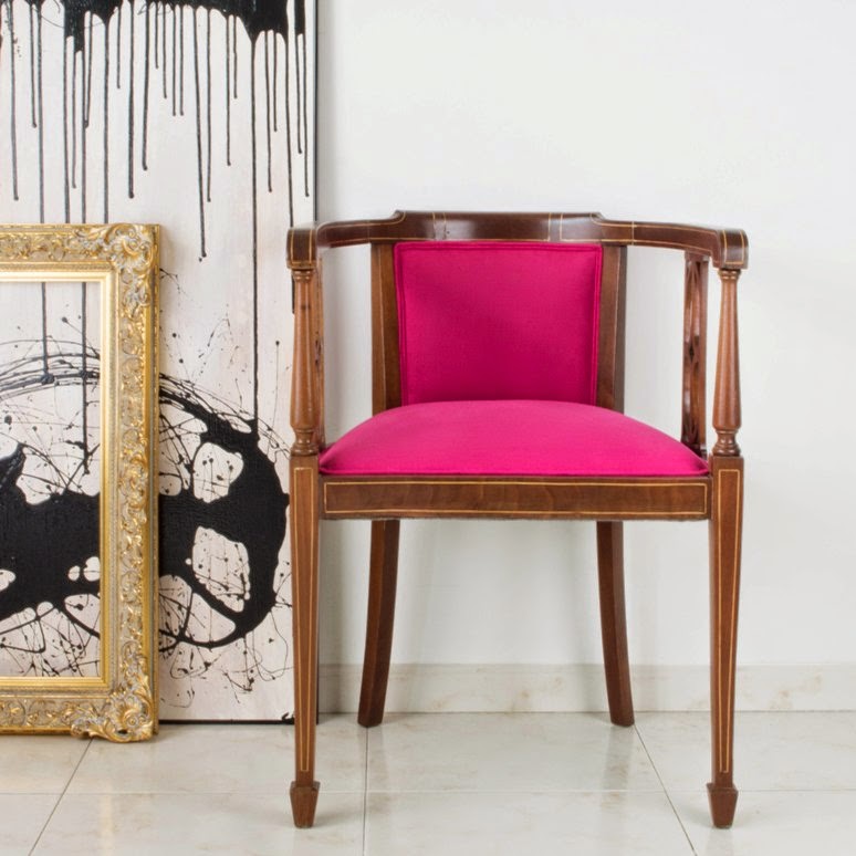 Cómo restaurar una butaca estilo Imperio de caoba