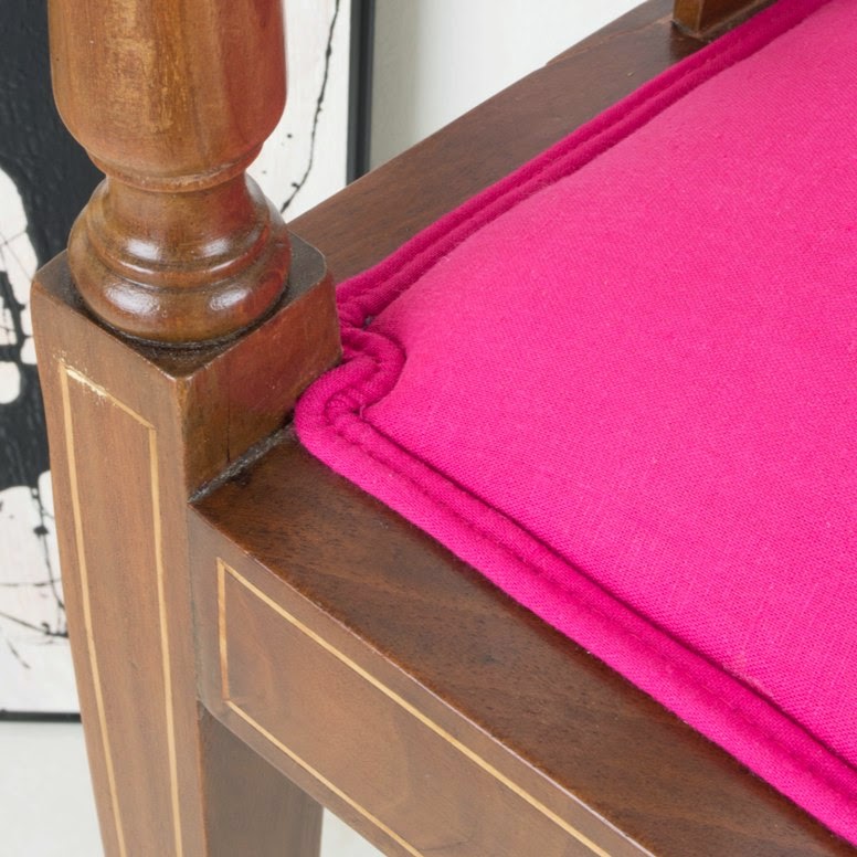 Cómo restaurar una butaca estilo Imperio de caoba