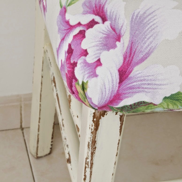 Transformamos unas sillas sencillas en sillas de estilo Tropical Chic