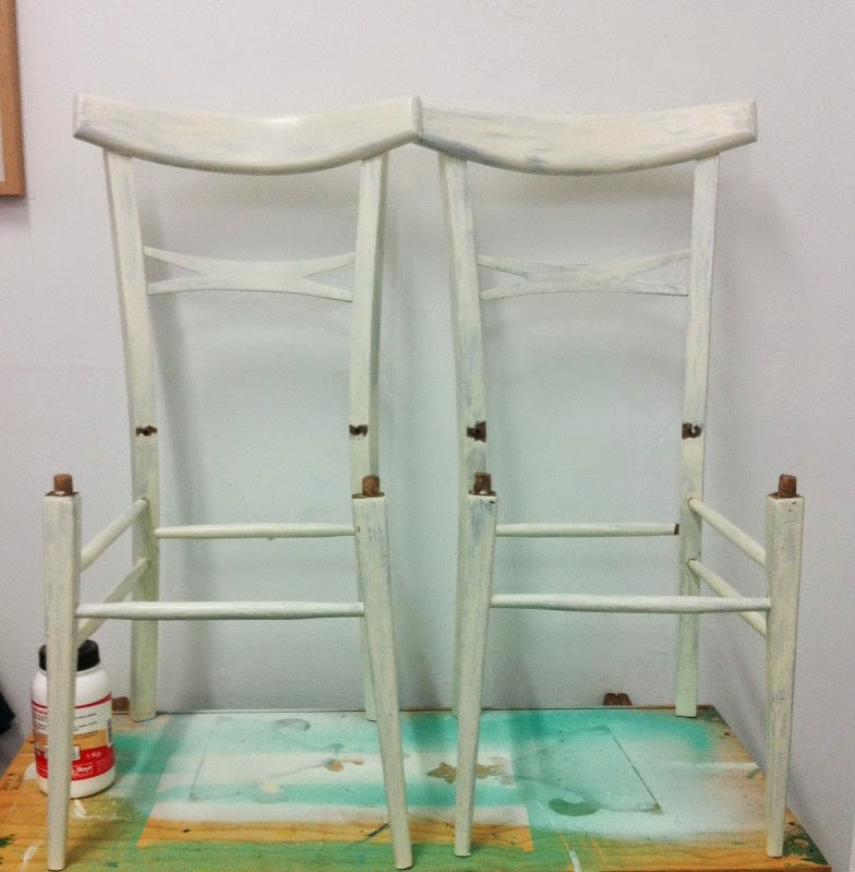 Transformamos unas sillas sencillas en sillas de estilo Tropical Chic