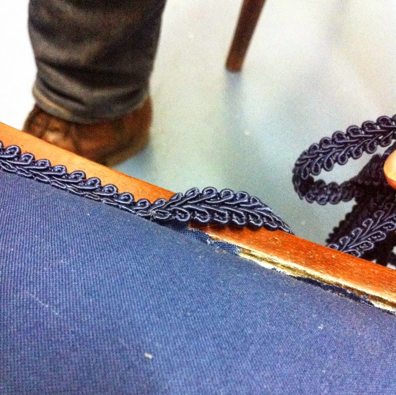 Cómo actualizar una pareja de sillas inglesas de caoba