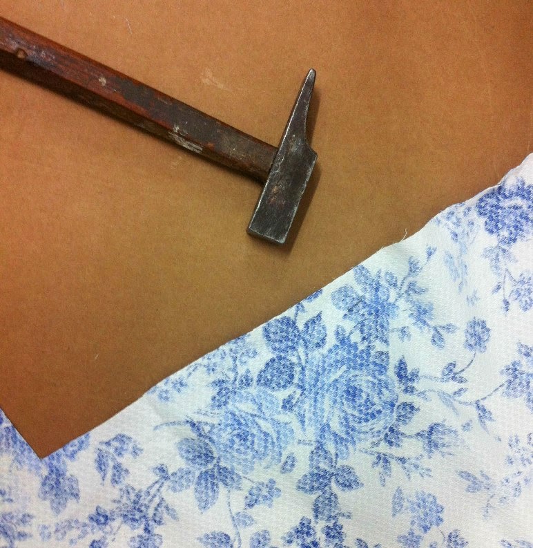 Cómo actualizar una pareja de sillas inglesas de caoba