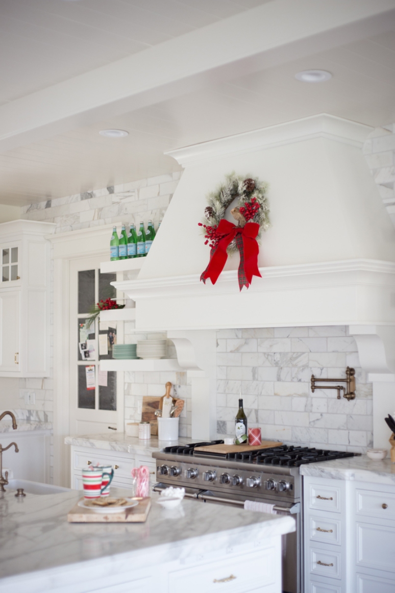 Decora tu casa por Navidad en blanco y rojo