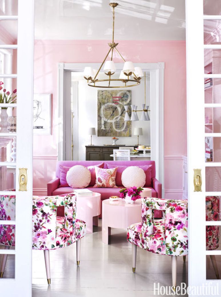 Una casa brillante con alma rosa