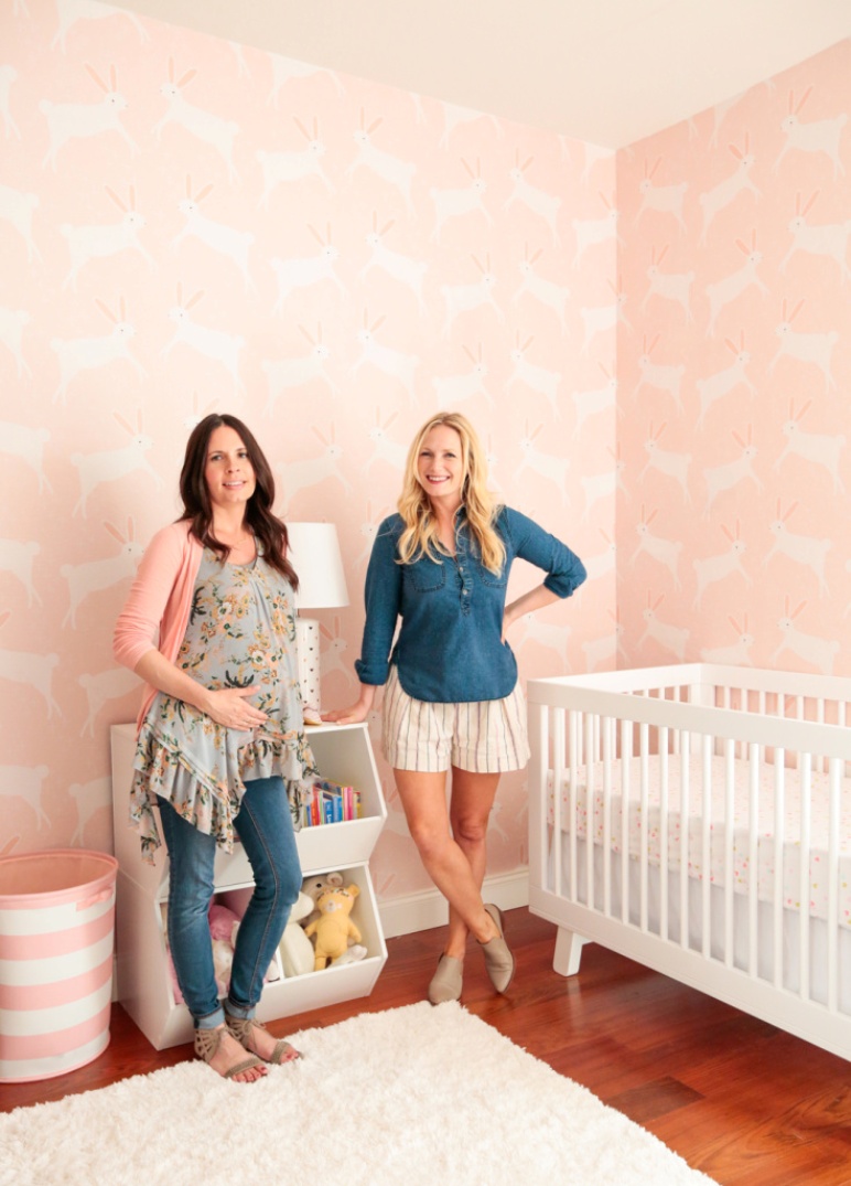 Cómo decorar la habitación del bebé en rosa y blanco