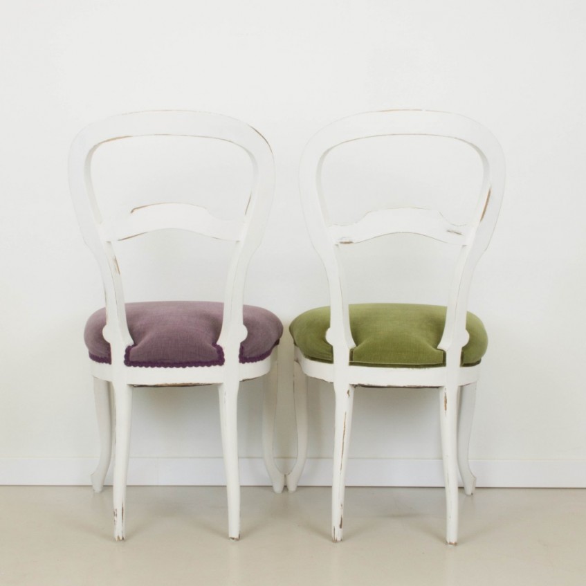 Sillas clásicas y aburridas transformadas en sillas actuales y llenas de color