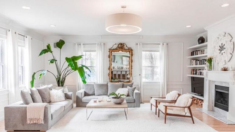 Estilo fresco y tropical en una cochera