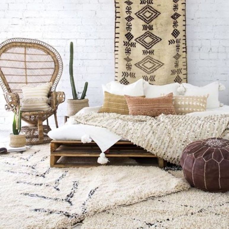 Ideas para decorar con el mítico sillón Emmanuelle