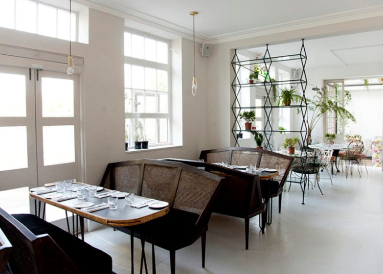 Un brunch en un invernadero