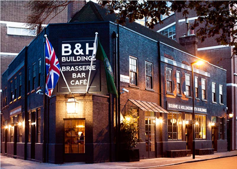 Un brunch en un invernadero