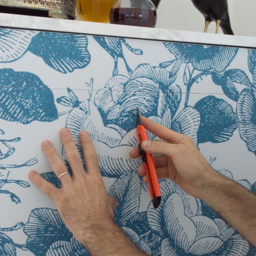 Cómo decorar un mueble con vinilo, paso a paso