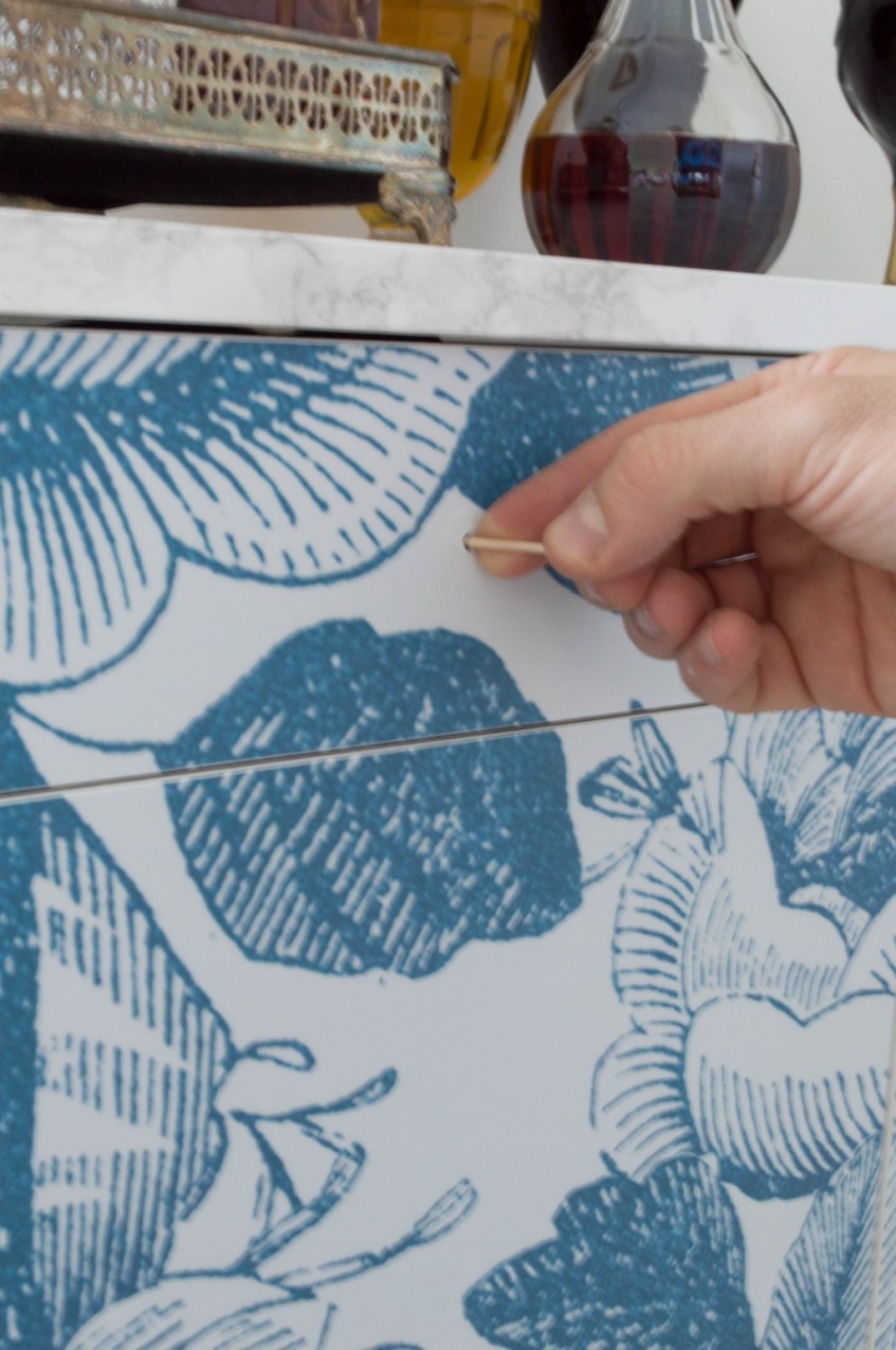 Cómo decorar un mueble con vinilo, paso a paso