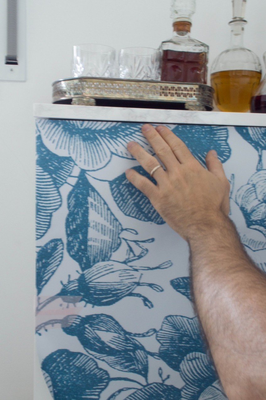 Cómo decorar un mueble con vinilo, paso a paso