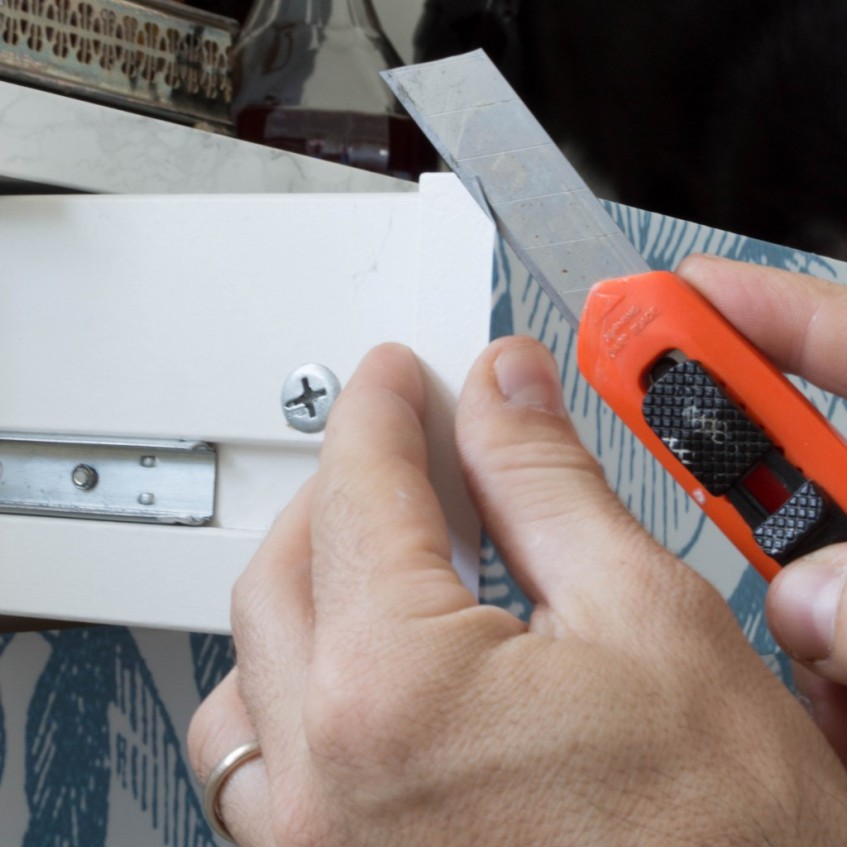 Cómo decorar un mueble con vinilo, paso a paso | Proyectos Antic&Chic