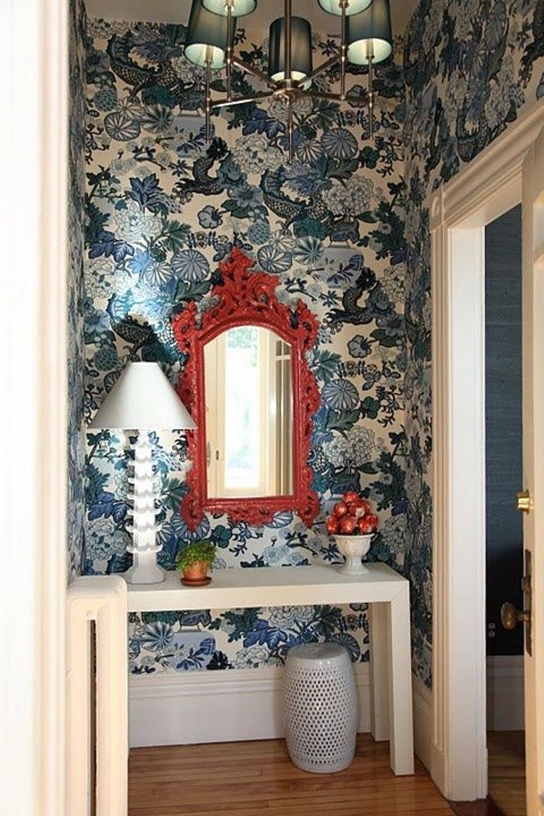 Alerta tendencia: el papel pintado blanco y azul vuelve con fuerza