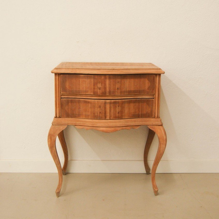 Transformar una mesita de noche con efecto lacado