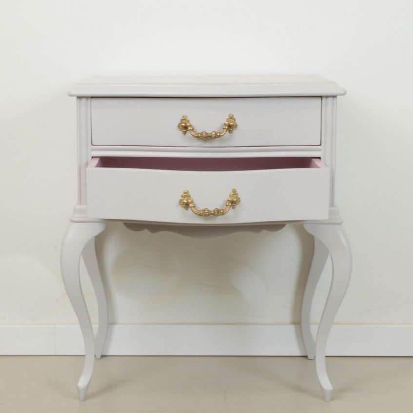 Transformar una mesita de noche con efecto lacado