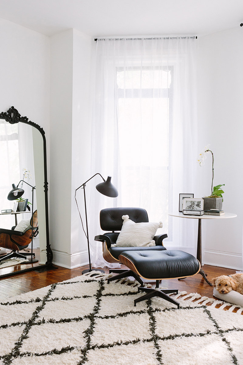 De blanco y muy sofisticada