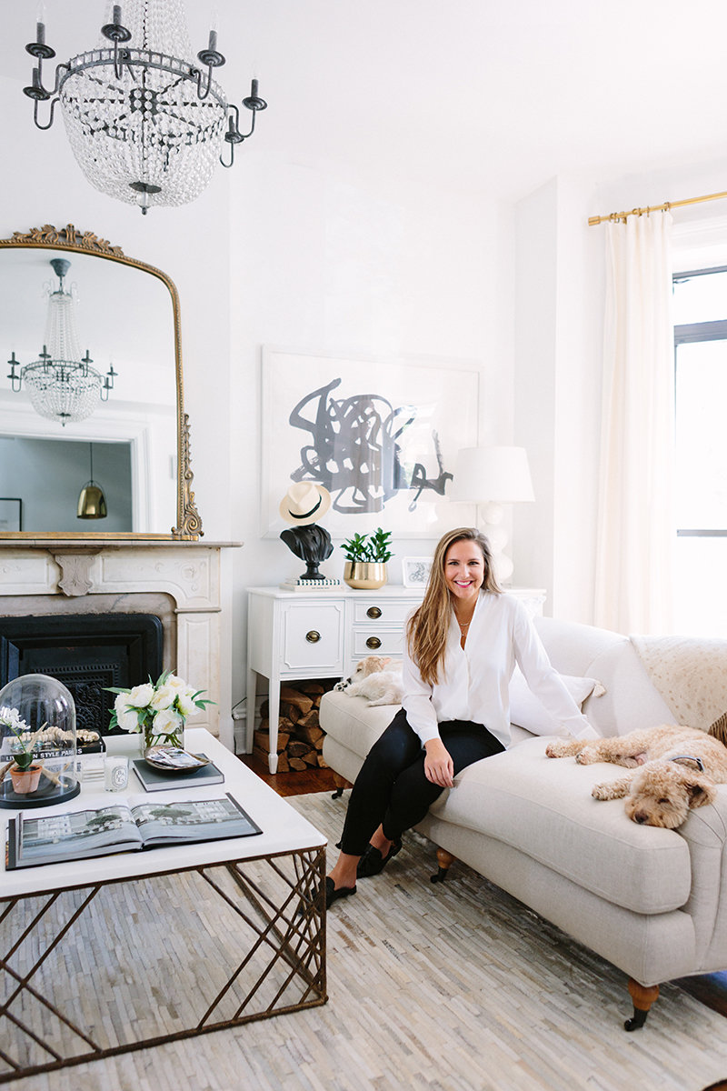 De blanco y muy sofisticada