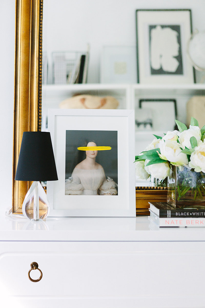 De blanco y muy sofisticada