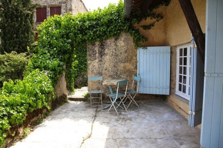 Cómo decorar pequeños jardines