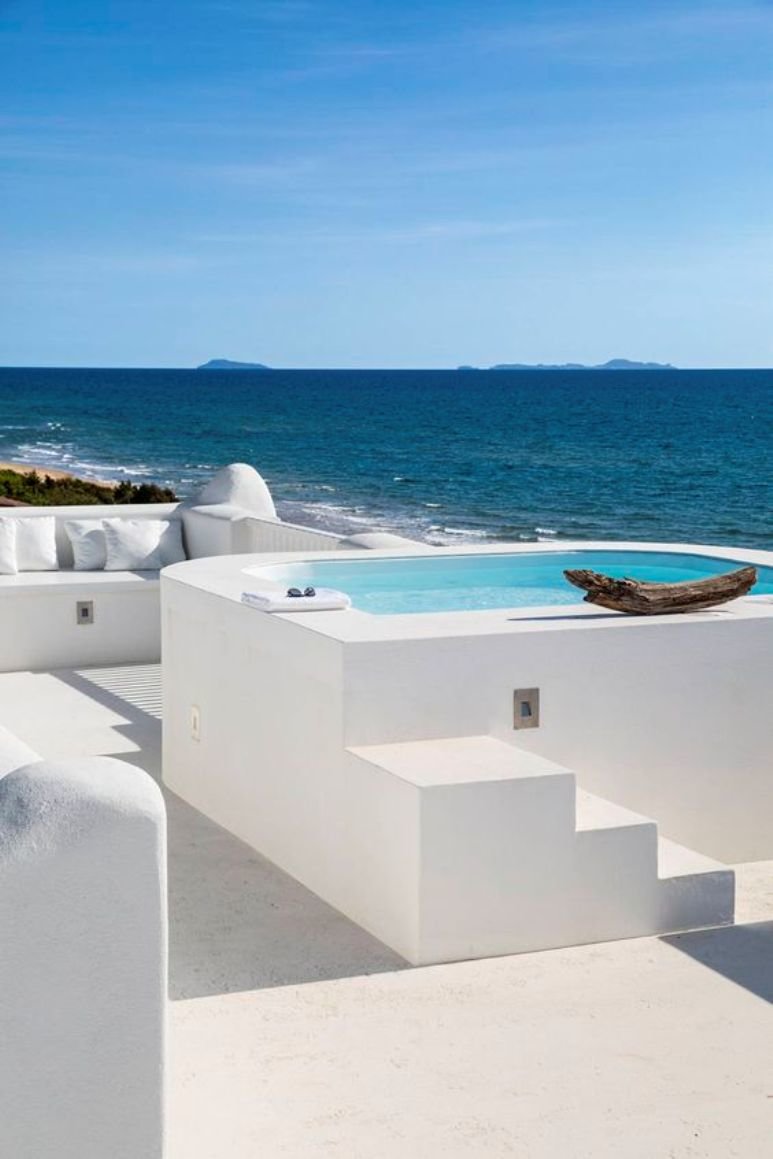 25 ideas para tener una piscina en patios y jardines pequeños