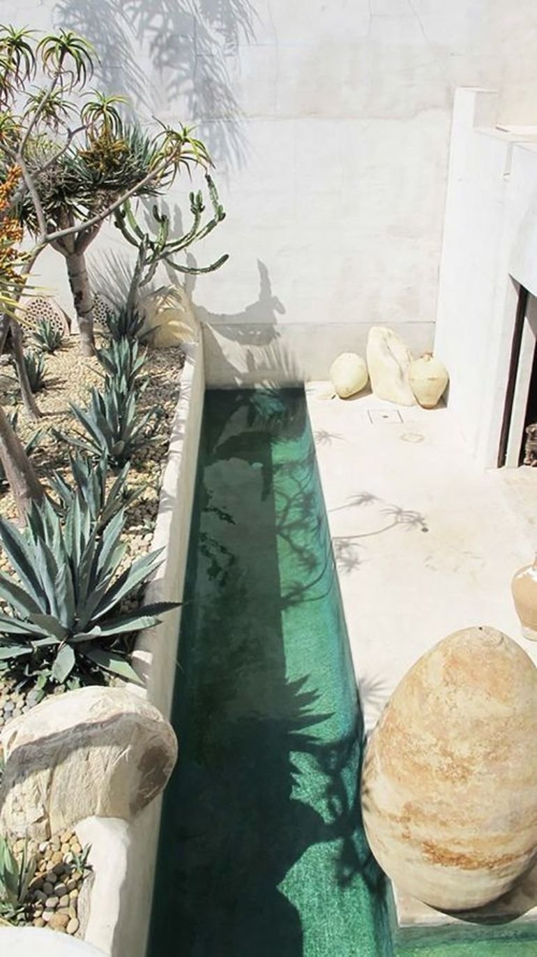 25 ideas para tener una piscina en patios y jardines pequeños