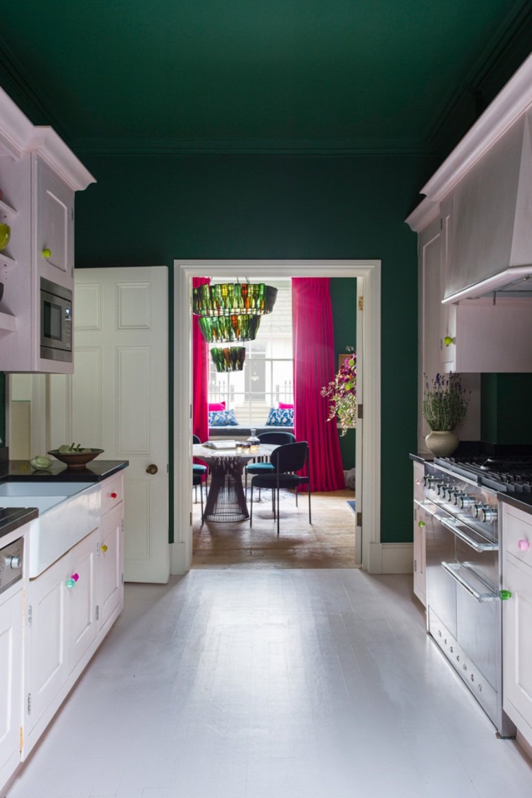 Una casa clásica que el color trae de vuelta al presente