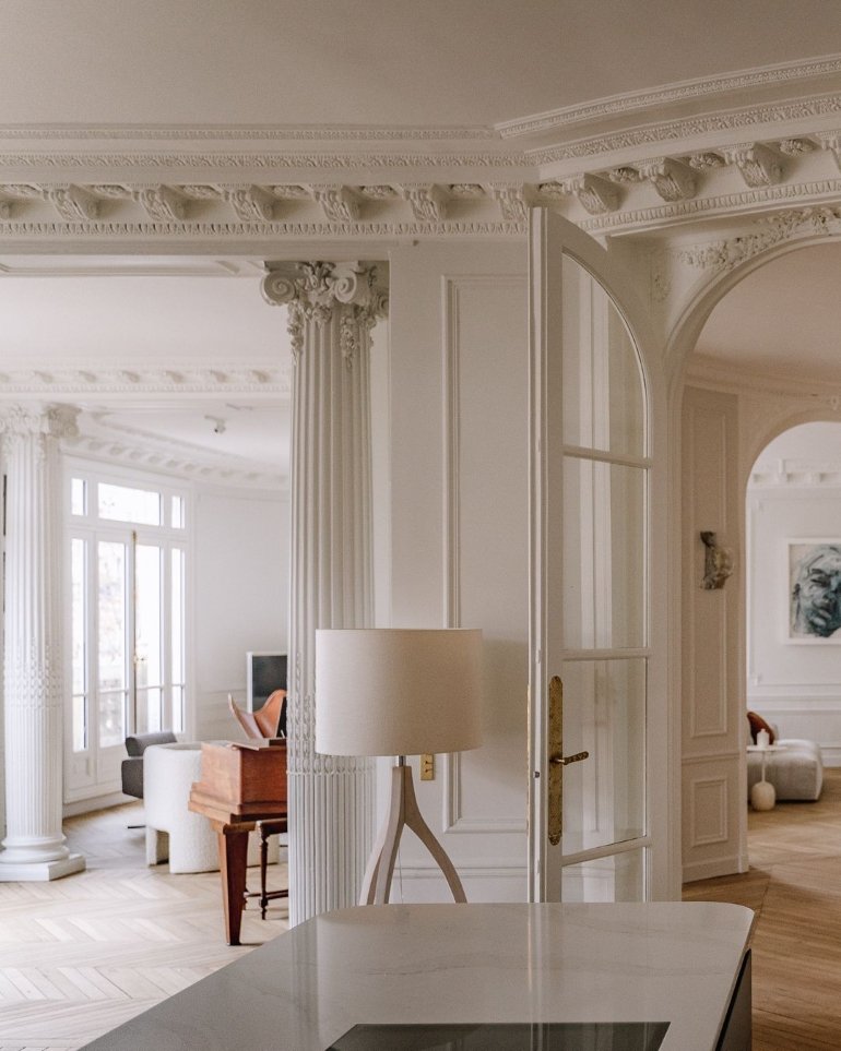 Molduras, cornisas y carpintería de época en París