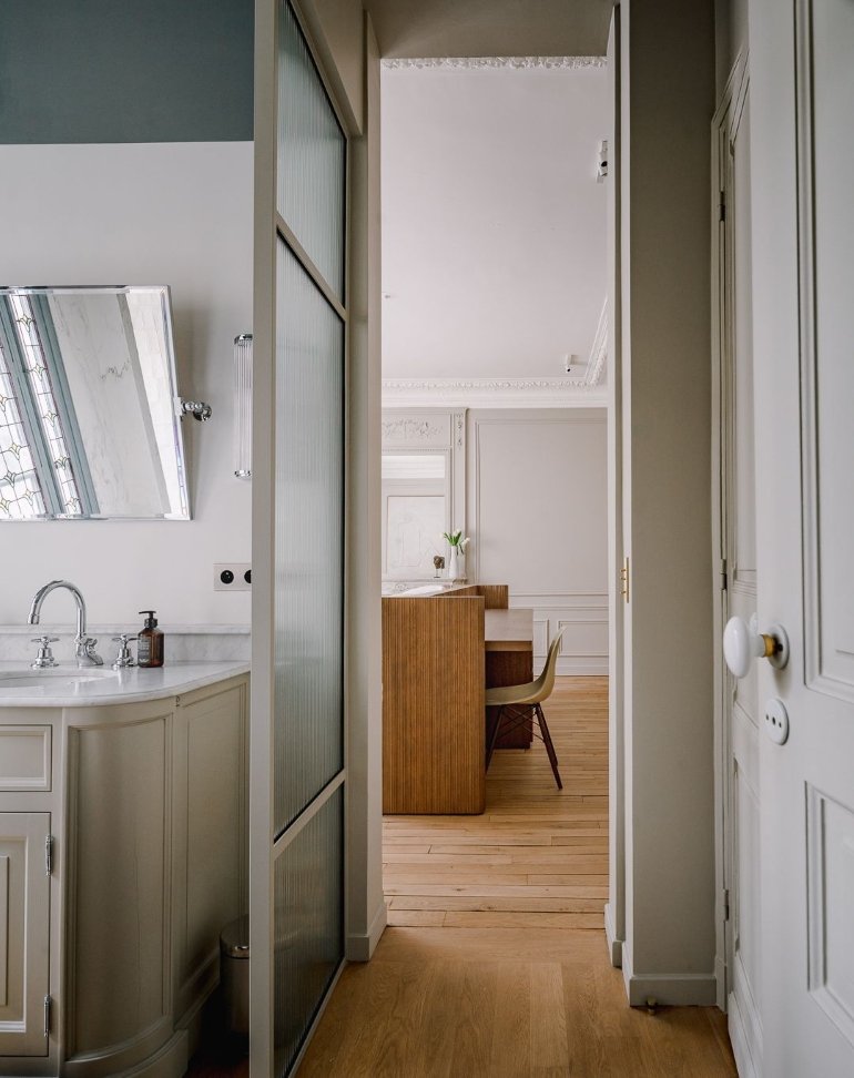 Molduras, cornisas y carpintería de época en París