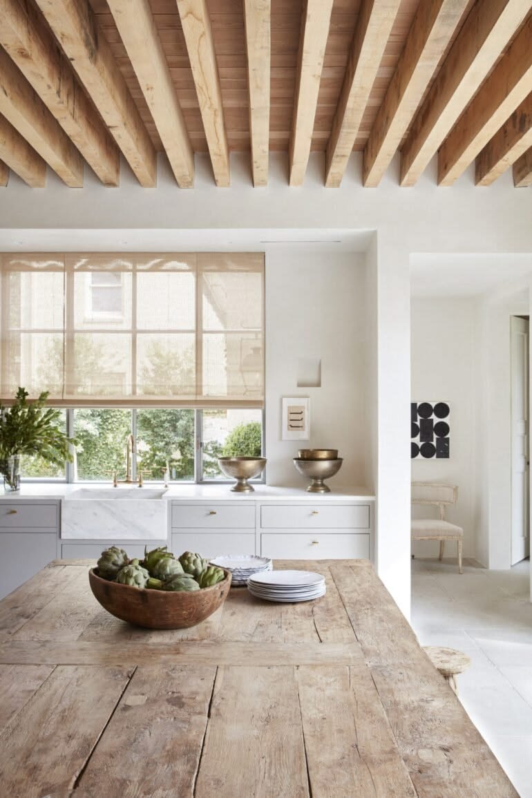 Cómo mantener una casa fresca en verano sin renunciar a la luz natural