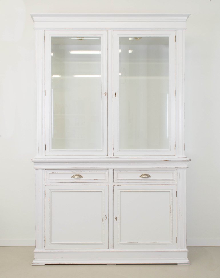 Transformar los muebles de comedor en blanco decapé