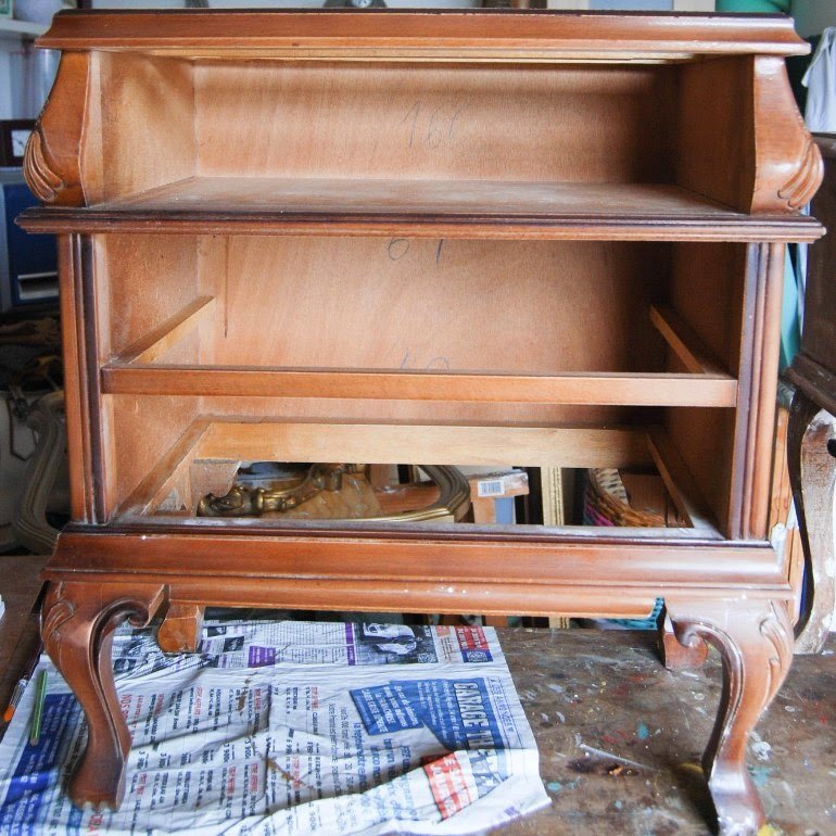 Cómo dar un aire tropical a dos mesitas de noche