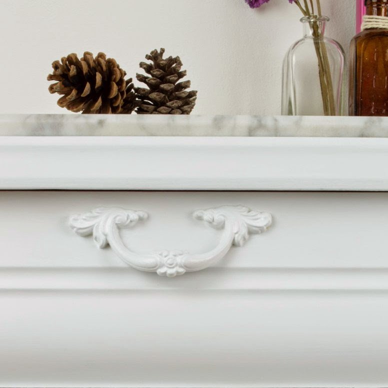 Cómo dar un aire tropical a dos mesitas de noche