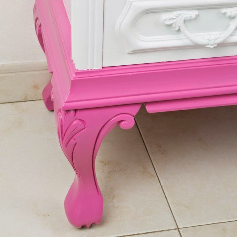 Cómo dar un aire tropical a dos mesitas de noche