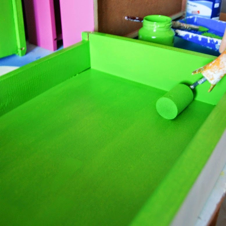 Cómo dar un aire tropical a dos mesitas de noche