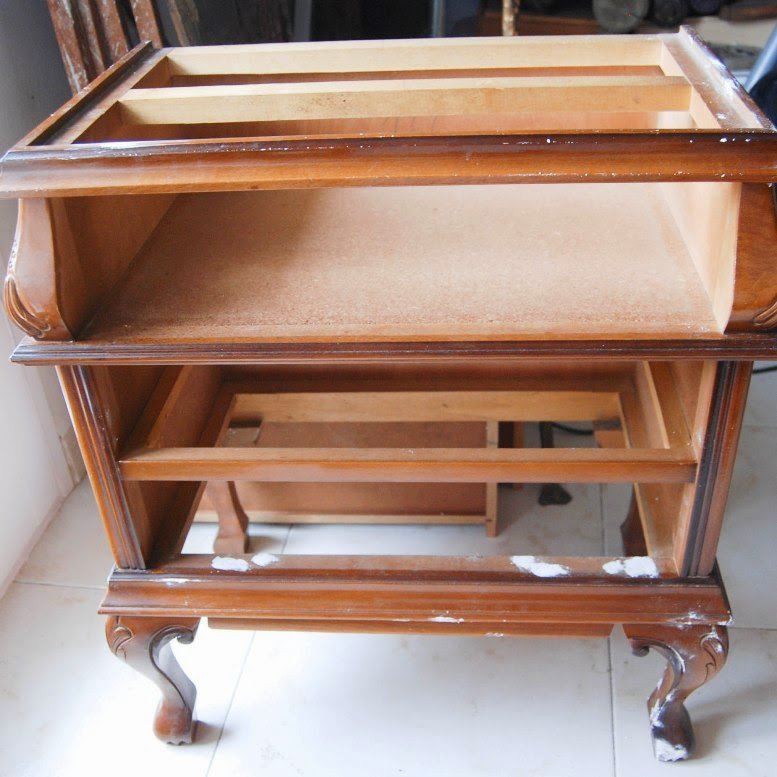 Cómo dar un aire tropical a dos mesitas de noche