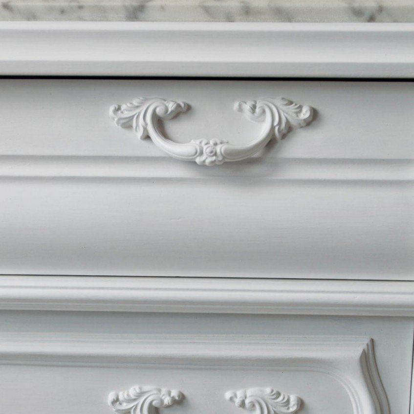 Cómo darle un toque Chic a una cómoda antigua