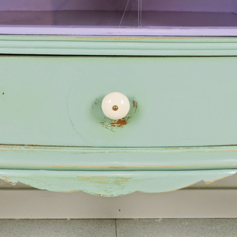 Cómo transformar un aparador por dentro y por fuera