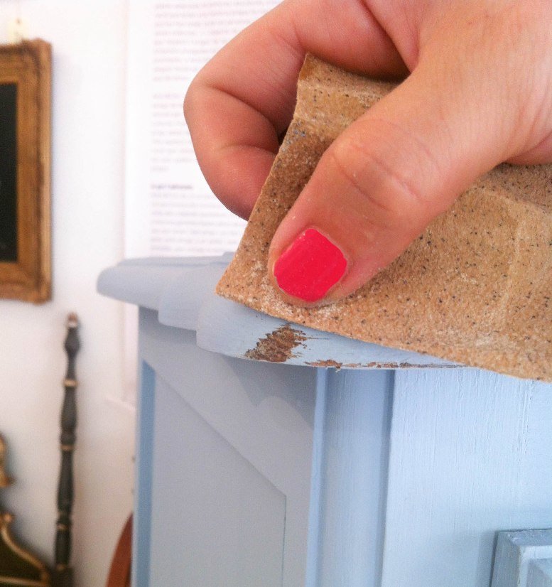 Cómo transformar un antiguo licorero en un precioso mueble auxiliar