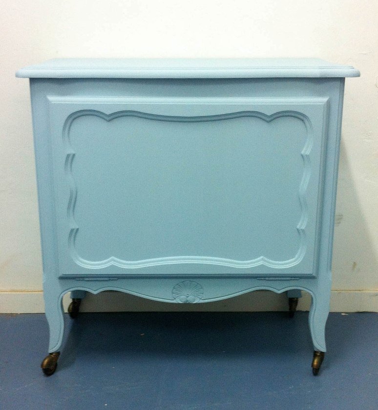 Cómo transformar un antiguo licorero en un precioso mueble auxiliar