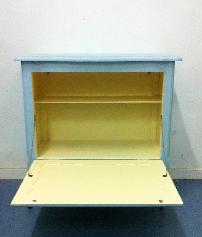 Cómo transformar un antiguo licorero en un precioso mueble auxiliar