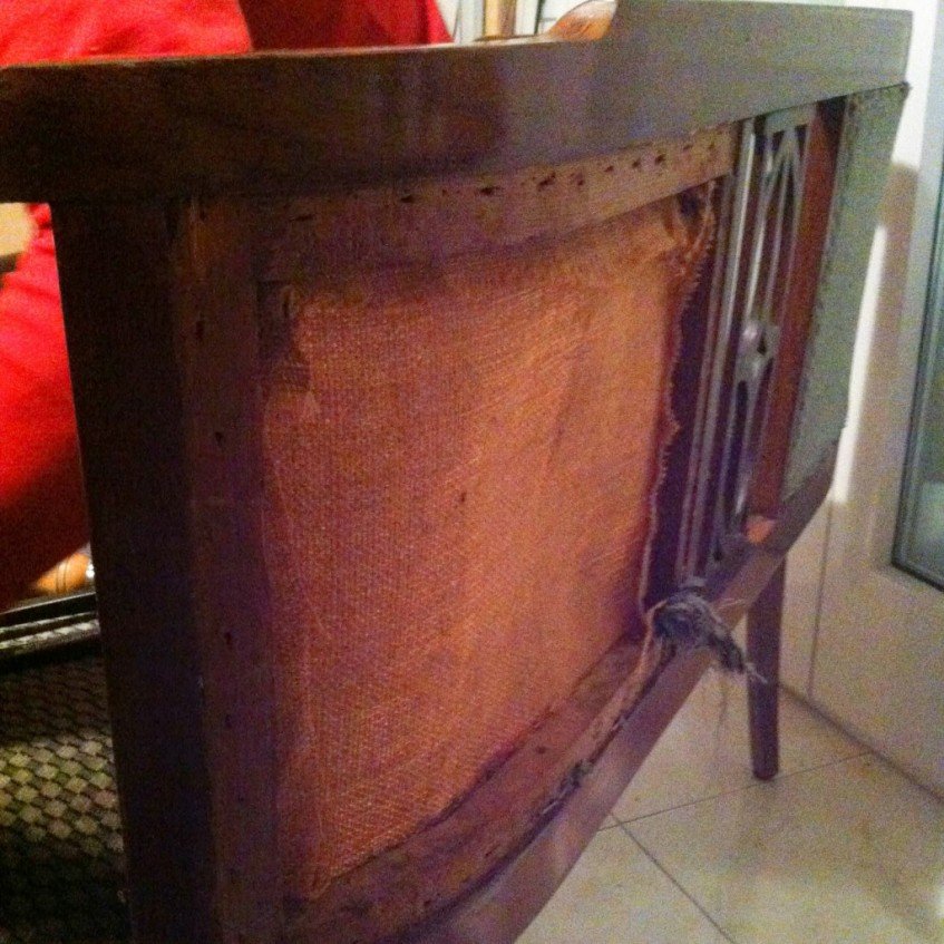 Cómo restaurar un canapé y no morir en el intento...