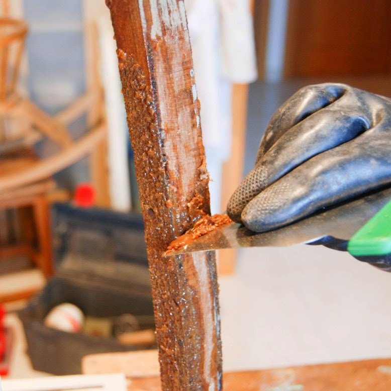 Cómo reparar y cambiar el aspecto de una silla con la técnica del deep-dye