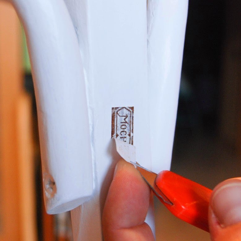 Cómo reparar y cambiar el aspecto de una silla con la técnica del deep-dye