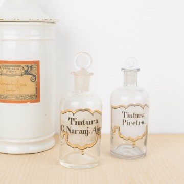 Pareja de botellas de tintura