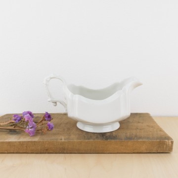 Salsera de loza blanca