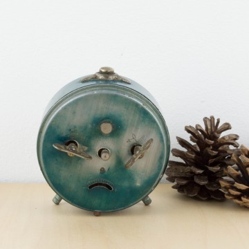 Reloj despertador azul metalizado